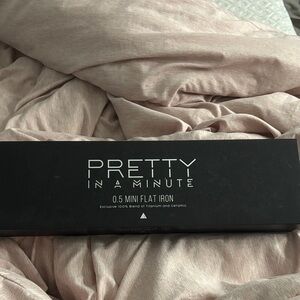 Mini Flat Iron - Black